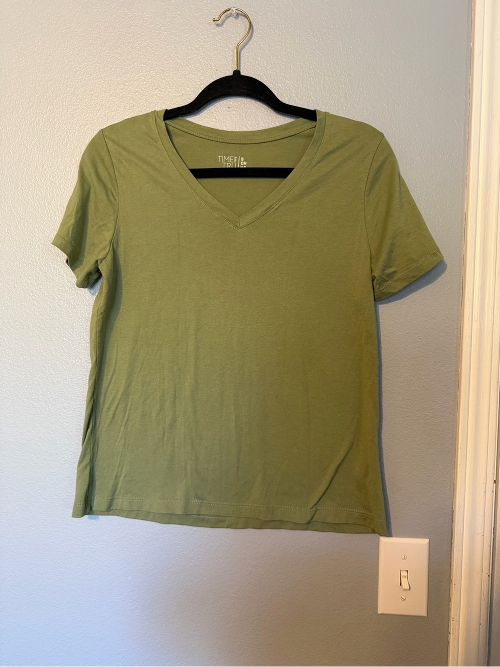 Time and Tru Olive V-Neck Short Sleeve Tee